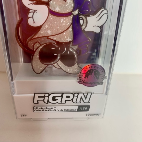 NWT. Disney Minnie Mouse FiGPiN collectible pin
Minnie wears a glittering dress - Picture 3 of 5